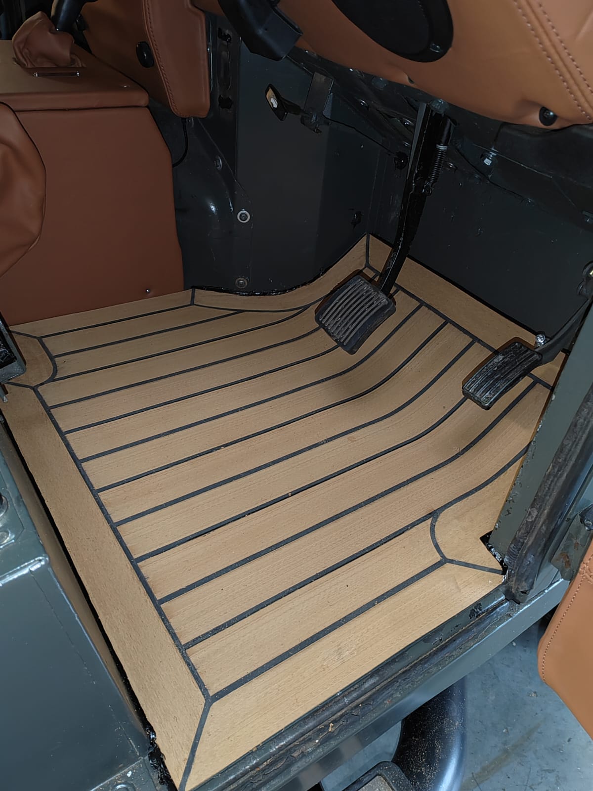 Land Rover 110 Defender pvc synthetic teak deck- Free sample and quote request