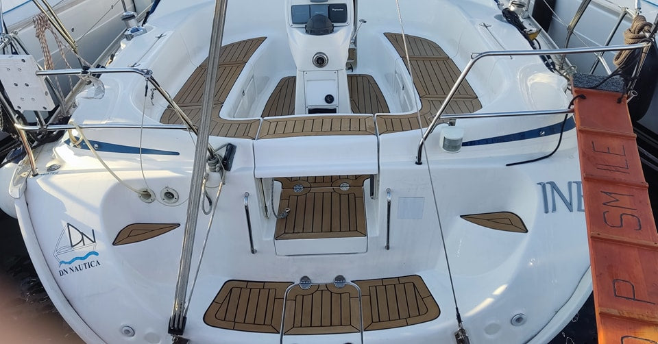 Bavaria 39. Bavaria Sailboat pvc synthetic teak deck- Free sample and quote request